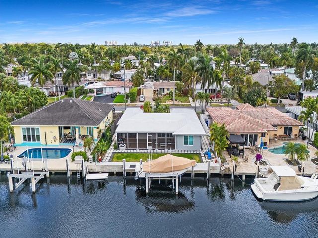 300 SE 10TH Street, Pompano Beach, FL 33060