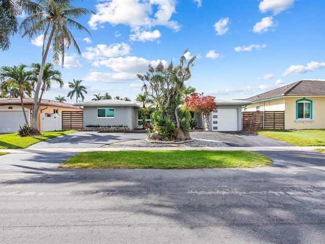 300 SE 10TH Street, Pompano Beach, FL 33060