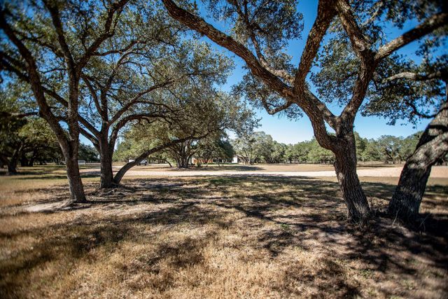 437 Bischoff Road, Inez, TX 77968