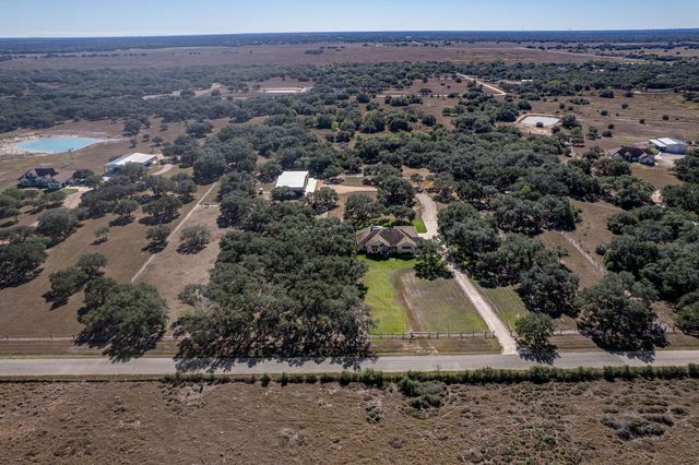 437 Bischoff Road, Inez, TX 77968