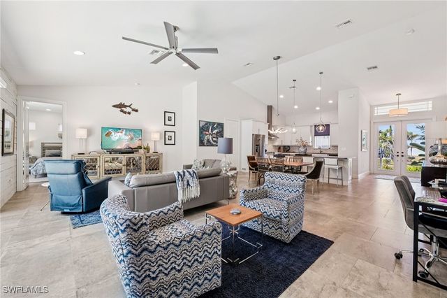 161 Tahiti CIR, Naples, FL 34113