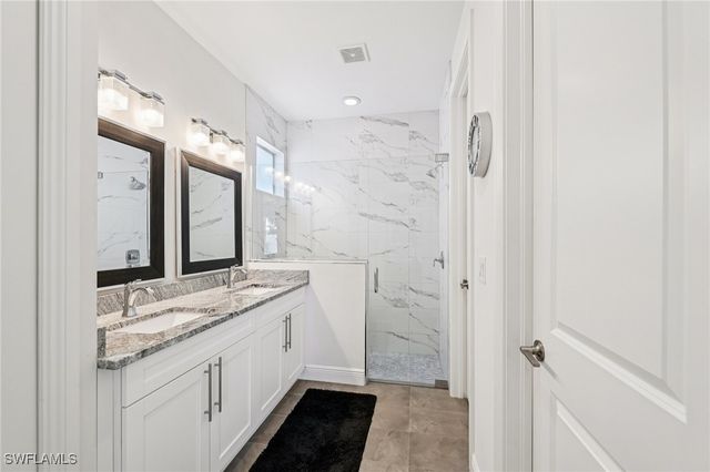 161 Tahiti CIR, Naples, FL 34113