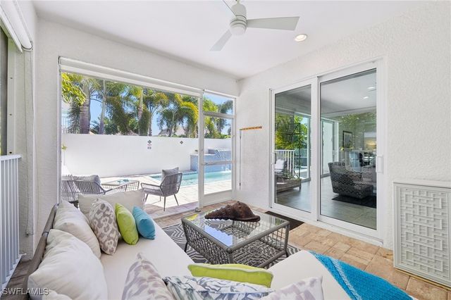 161 Tahiti CIR, Naples, FL 34113