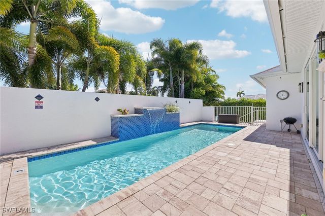 161 Tahiti CIR, Naples, FL 34113