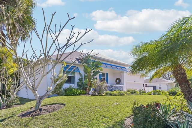 161 Tahiti CIR, Naples, FL 34113