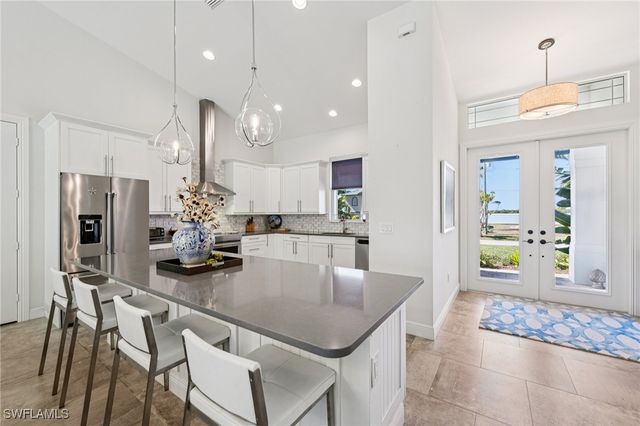 161 Tahiti CIR, Naples, FL 34113