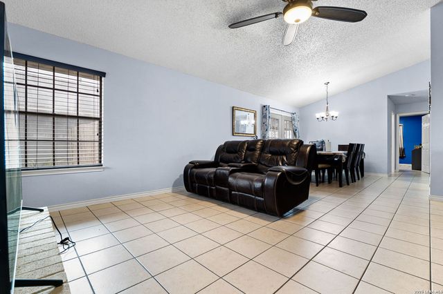 12123 Ridge, San Antonio, TX 78247