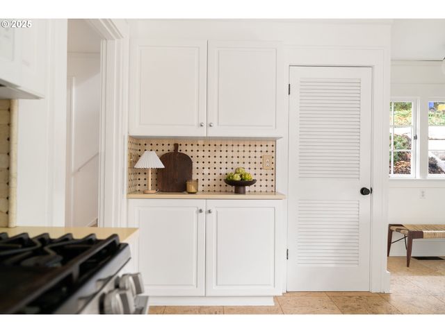 66 Nw MACLEAY Blvd, Portland, OR 97210