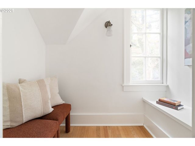 66 Nw MACLEAY Blvd, Portland, OR 97210