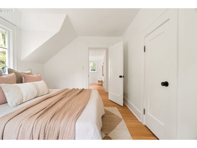 66 Nw MACLEAY Blvd, Portland, OR 97210