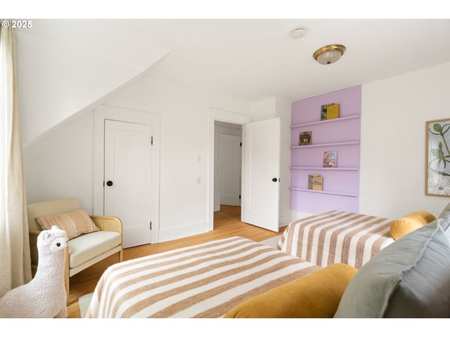 66 Nw MACLEAY Blvd, Portland, OR 97210