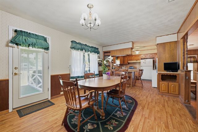 619 W Hayes Street, Savoy, TX 75479