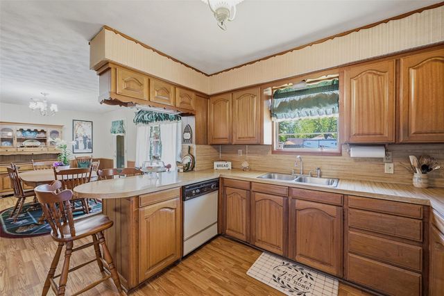 619 W Hayes Street, Savoy, TX 75479