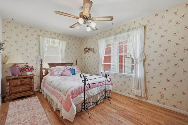 619 W Hayes Street, Savoy, TX 75479