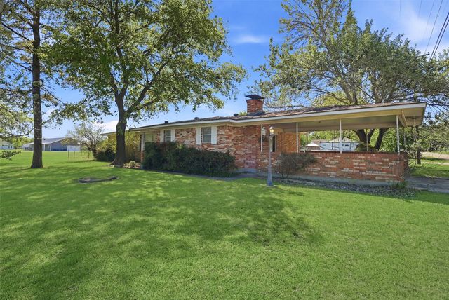 619 W Hayes Street, Savoy, TX 75479