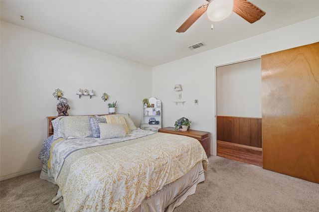 619 W Hayes Street, Savoy, TX 75479