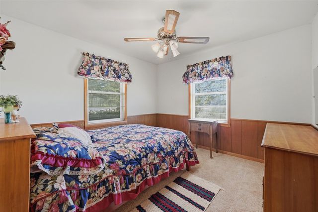 619 W Hayes Street, Savoy, TX 75479