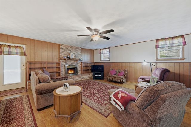 619 W Hayes Street, Savoy, TX 75479