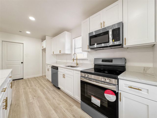 14214 Morinscott, Houston, TX 77049