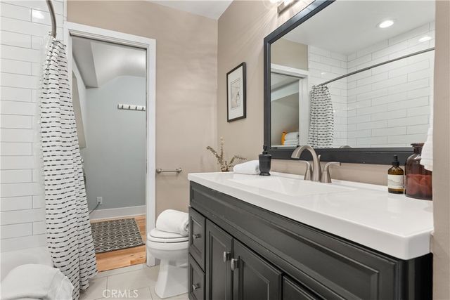 8844 Villanova Avenue, Los Angeles, CA 90045