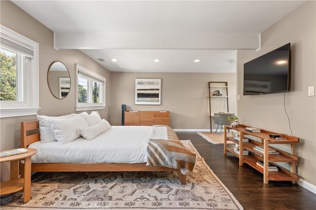 8844 Villanova Avenue, Los Angeles, CA 90045