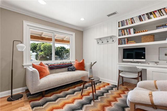 8844 Villanova Avenue, Los Angeles, CA 90045