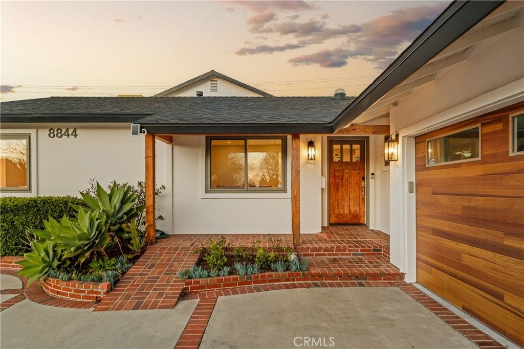 8844 Villanova Avenue, Los Angeles, CA 90045