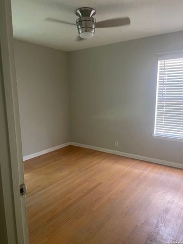 4207 Waikiki, San Antonio, TX 78218
