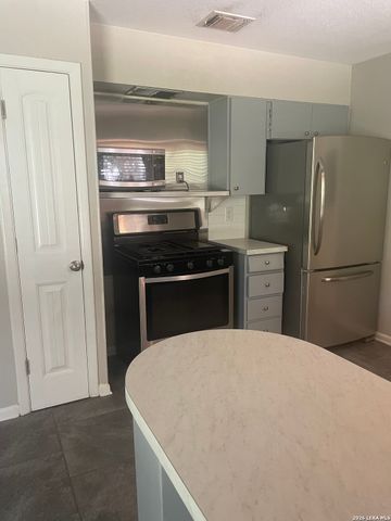4207 Waikiki, San Antonio, TX 78218