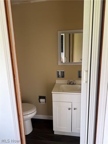 717 N Dawson Street, Uhrichsville, OH 44683