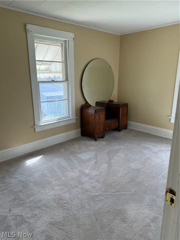 717 N Dawson Street, Uhrichsville, OH 44683