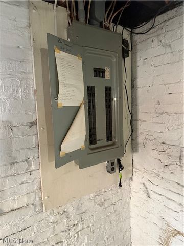 717 N Dawson Street, Uhrichsville, OH 44683