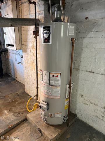 717 N Dawson Street, Uhrichsville, OH 44683