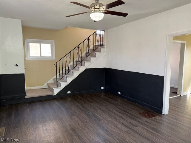 717 N Dawson Street, Uhrichsville, OH 44683