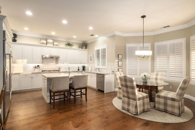 1689 E Shoal Creek Drive, Fresno, CA 93730