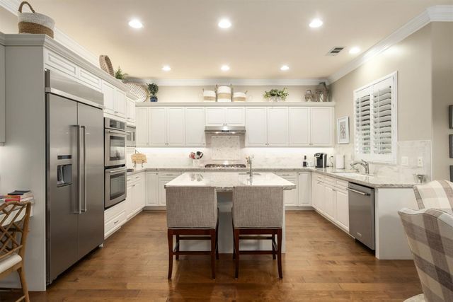 1689 E Shoal Creek Drive, Fresno, CA 93730