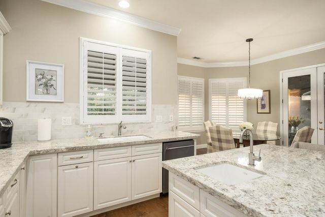 1689 E Shoal Creek Drive, Fresno, CA 93730