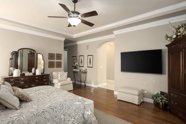 1689 E Shoal Creek Drive, Fresno, CA 93730