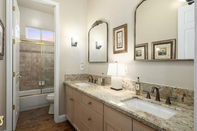 1689 E Shoal Creek Drive, Fresno, CA 93730