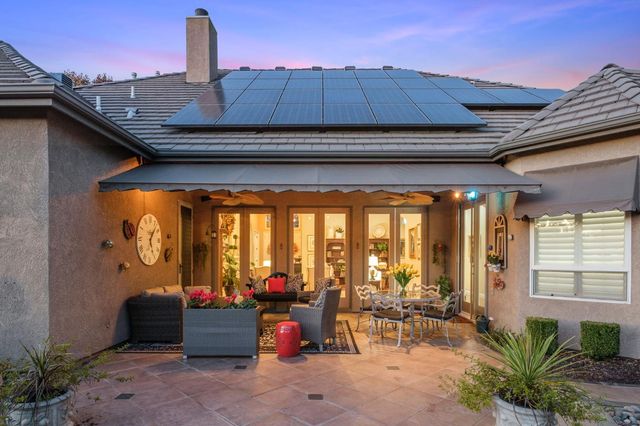 1689 E Shoal Creek Drive, Fresno, CA 93730