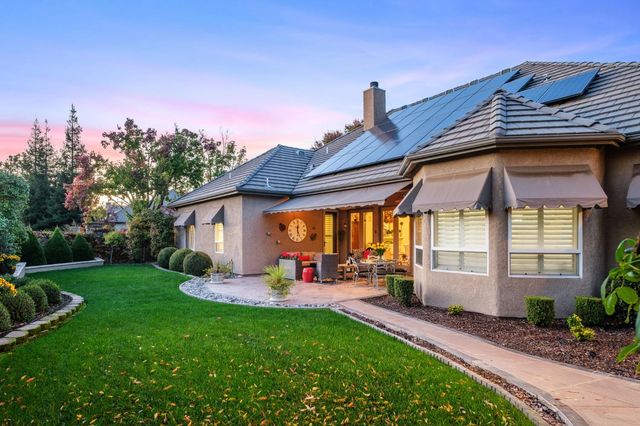 1689 E Shoal Creek Drive, Fresno, CA 93730