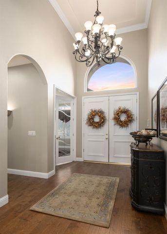 1689 E Shoal Creek Drive, Fresno, CA 93730