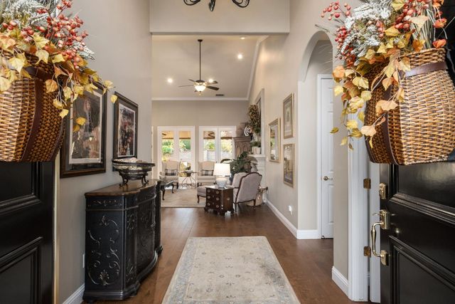 1689 E Shoal Creek Drive, Fresno, CA 93730