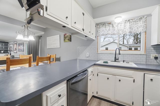 7711 Seneca Trail, Bedford Twp, MI 48182