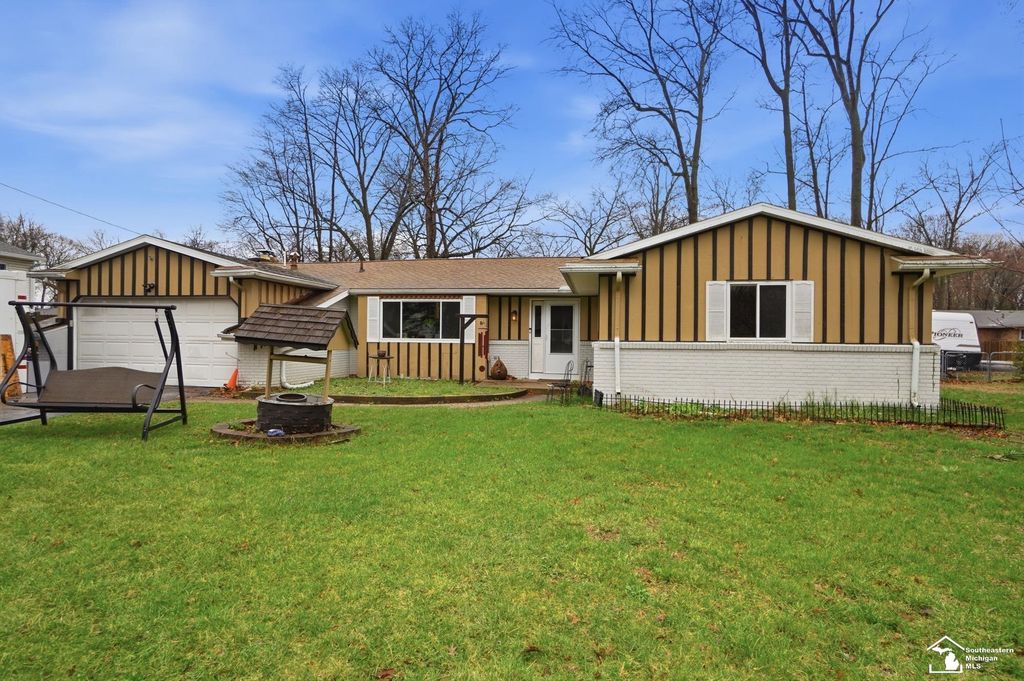 7711 Seneca Trail, Bedford Twp, MI 48182