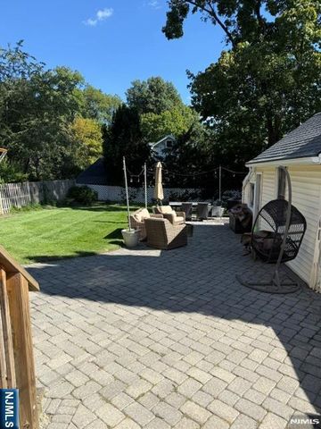 72 Cottage Street, Midland Park, NJ 07432