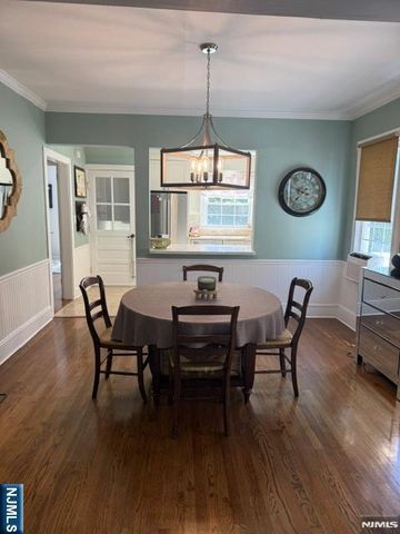 72 Cottage Street, Midland Park, NJ 07432