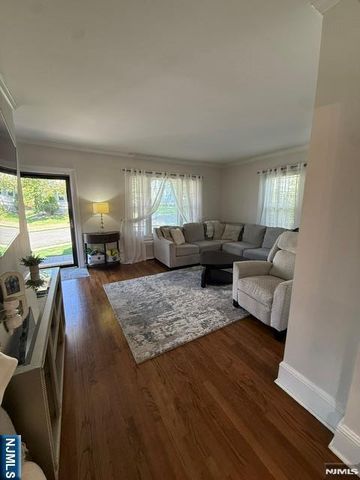 72 Cottage Street, Midland Park, NJ 07432