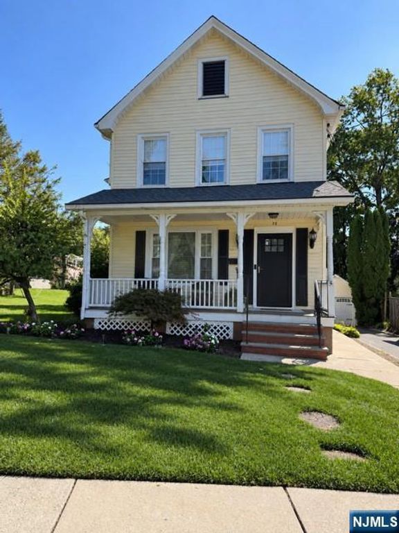 72 Cottage Street, Midland Park, NJ 07432