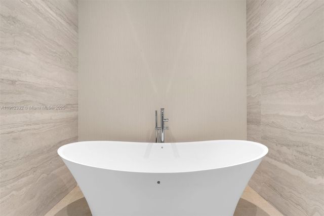 6103 Aqua Ave 504, Miami Beach, FL 33141